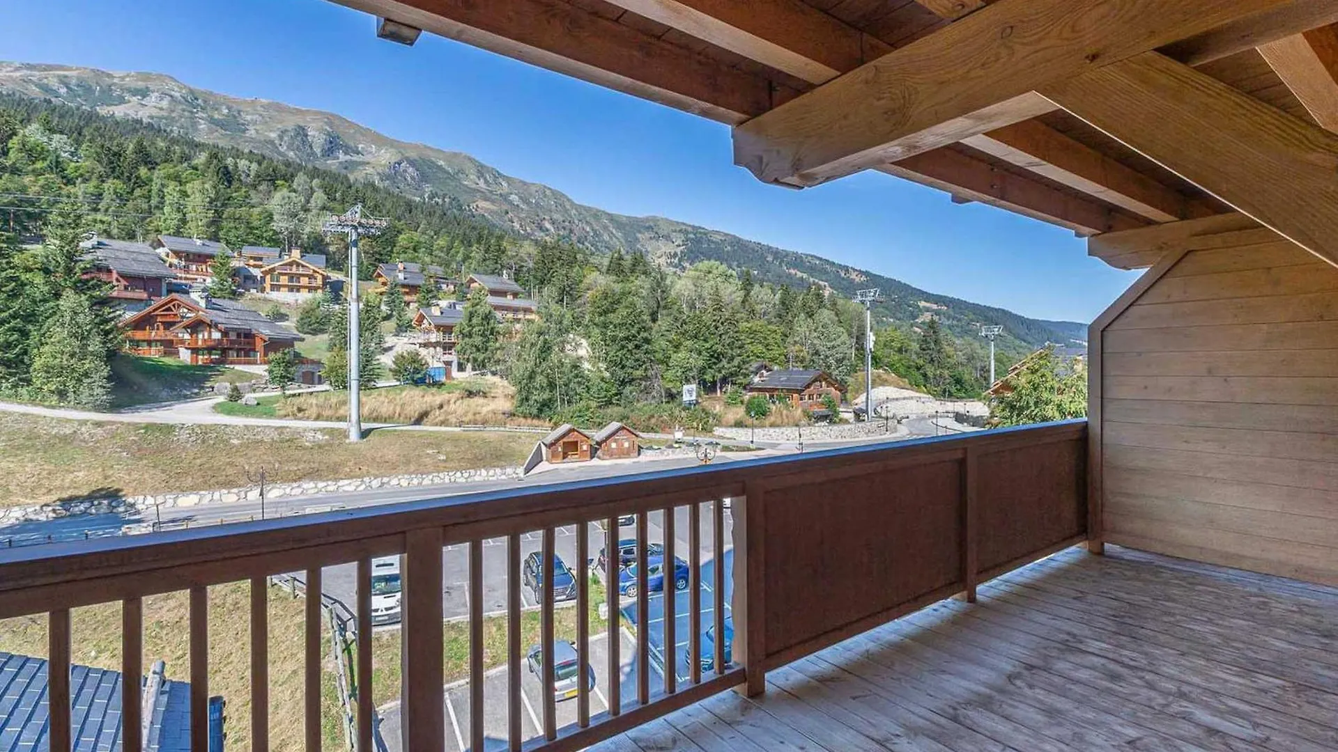 Apartment Appartement Familial Au Coeur De Meribel, Proche Pistes Avec Balcon Et Parking - Fr-1-565-100 Les Allues